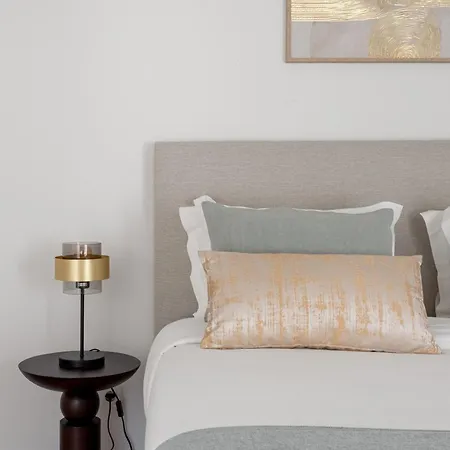 Stylish 2-bedroom In Appartamento Lisbona