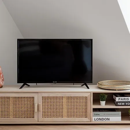 Διαμέρισμα Stylish 2-bedroom In