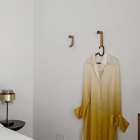Stylish 2-bedroom In Διαμέρισμα *