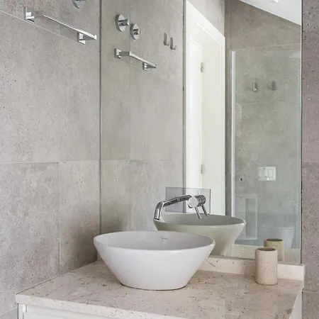 Stylish 2-bedroom In Apartman