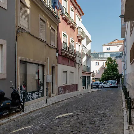Stylish 2-bedroom In Apartman Lisboa